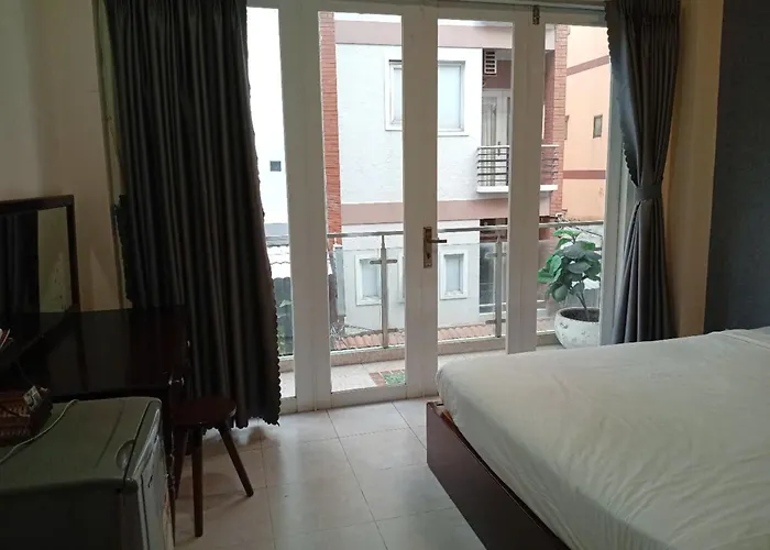 Acorn Hotel