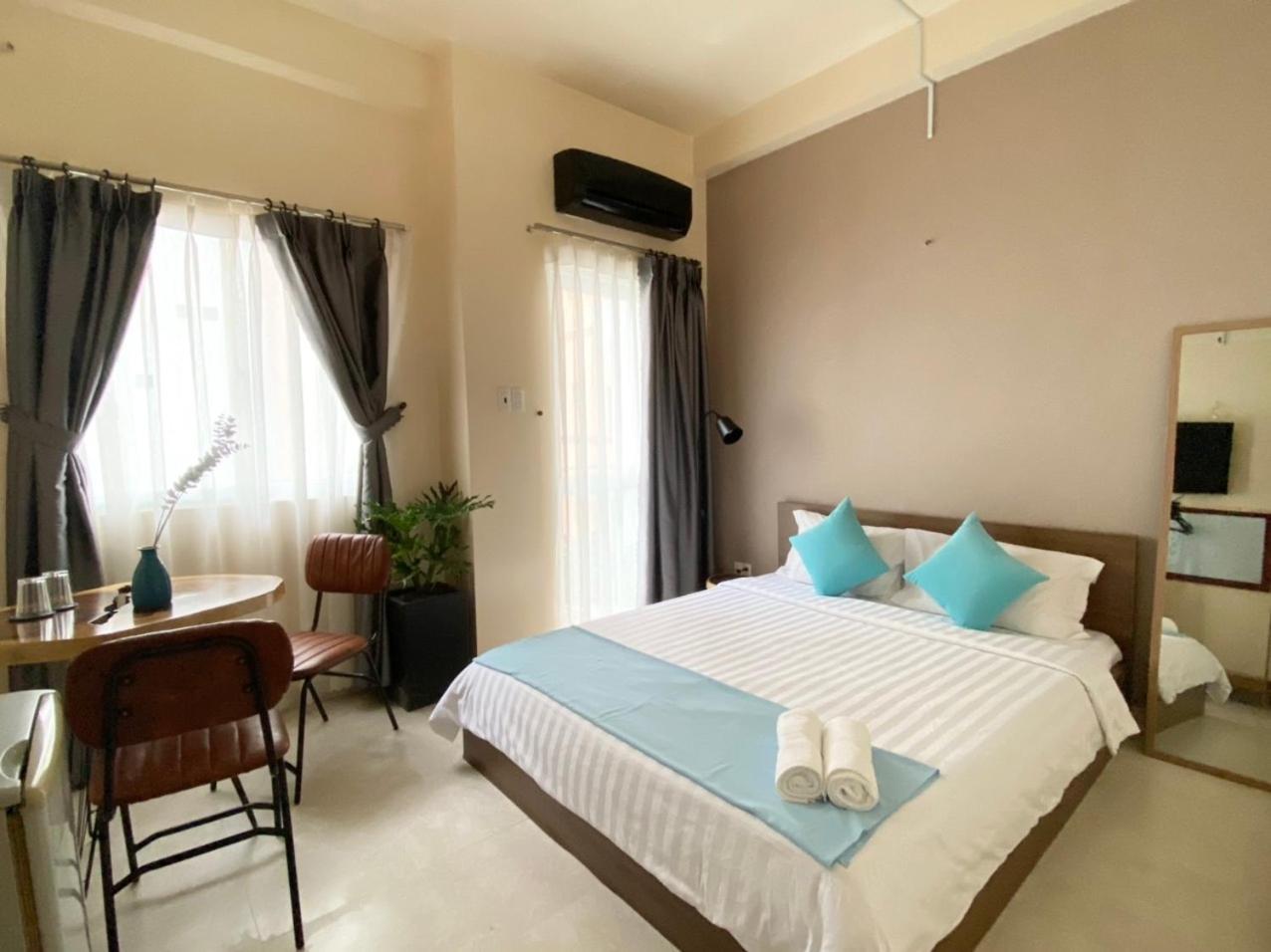 Acorn Hotel
